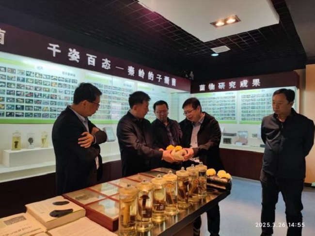 省科学院在省微生物所进行“三项改革”调研