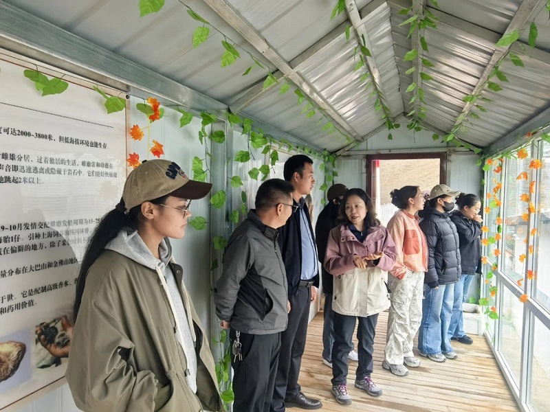 陕西省动物研究所林麝团队赴青海班玛县开展林麝养殖技术培训与疾病诊疗实操指导